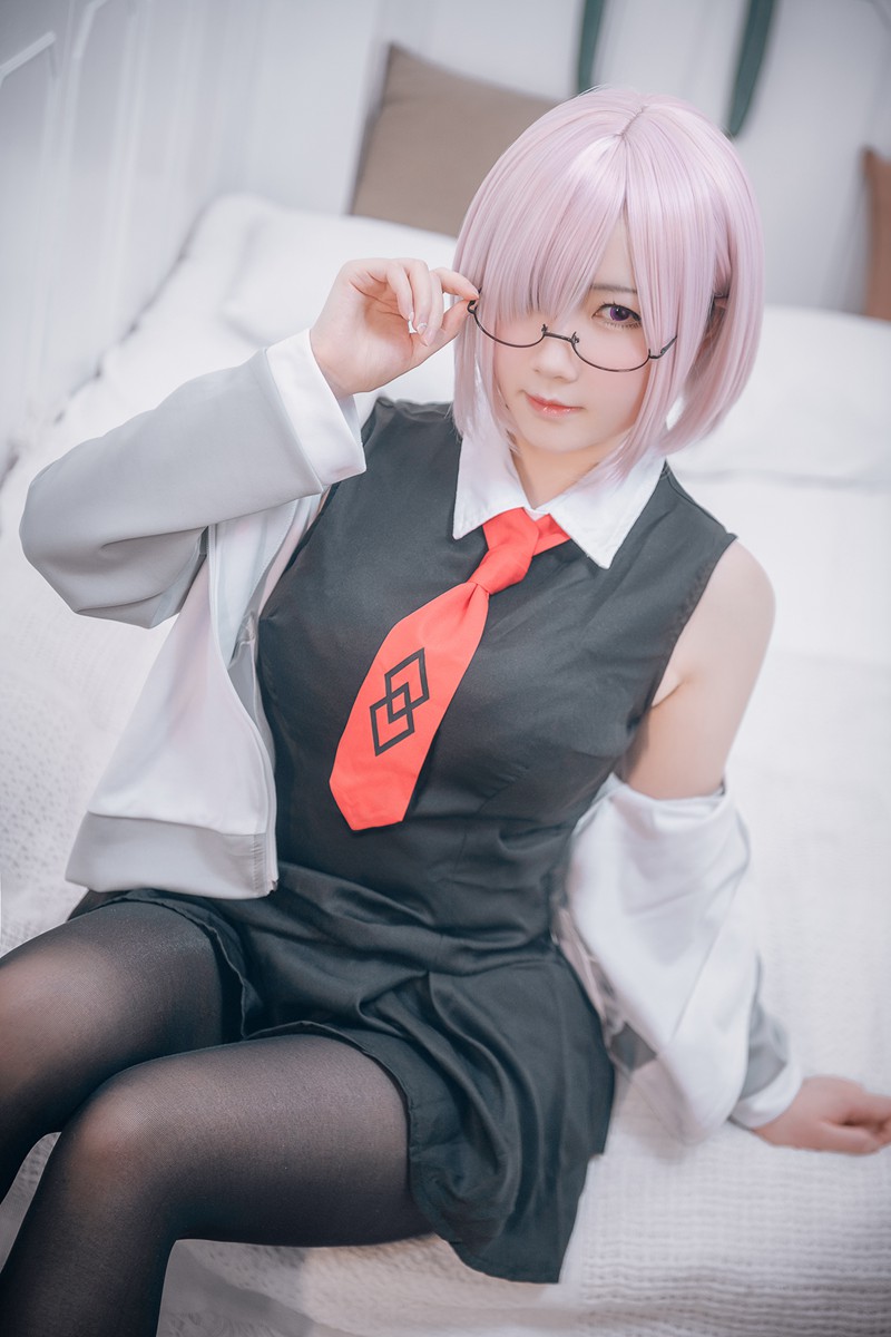 网红「是本末末」cosplay美女写真+随包视频合集 网络红人 第1张