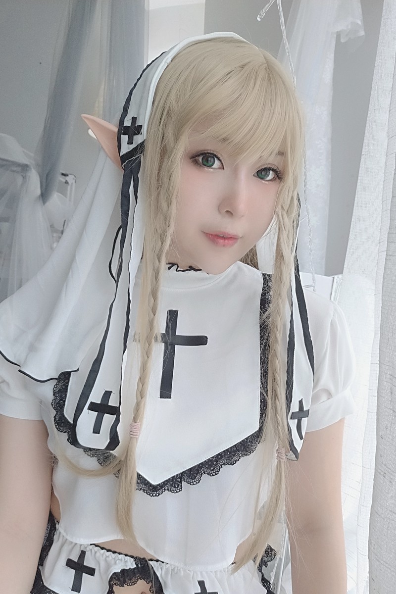 网红「小容仔咕咕咕w」cosplay美女写真+随包视频合集 网络红人 第2张