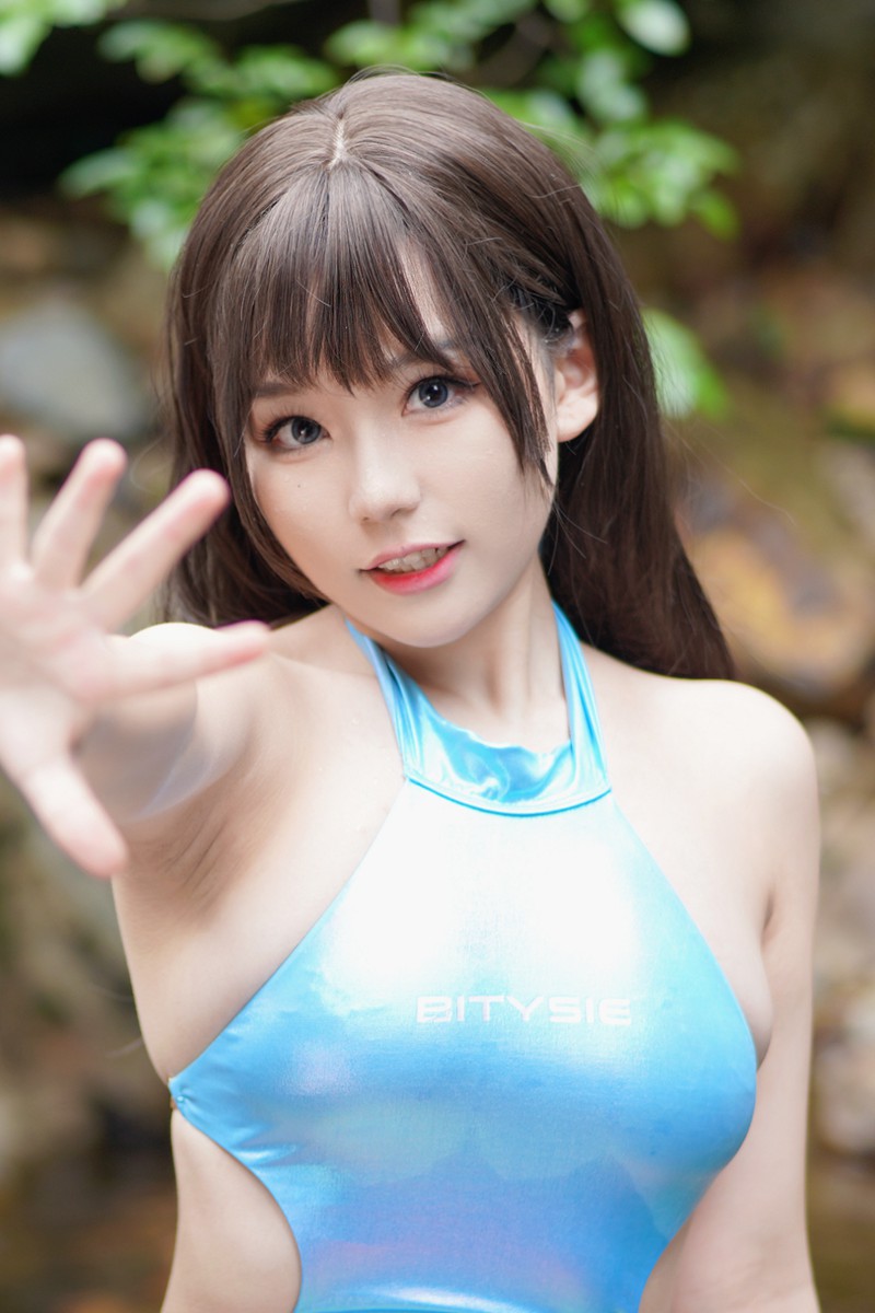 网红「七七娜娜子」cosplay美女写真+随包视频合集 网络红人 第2张