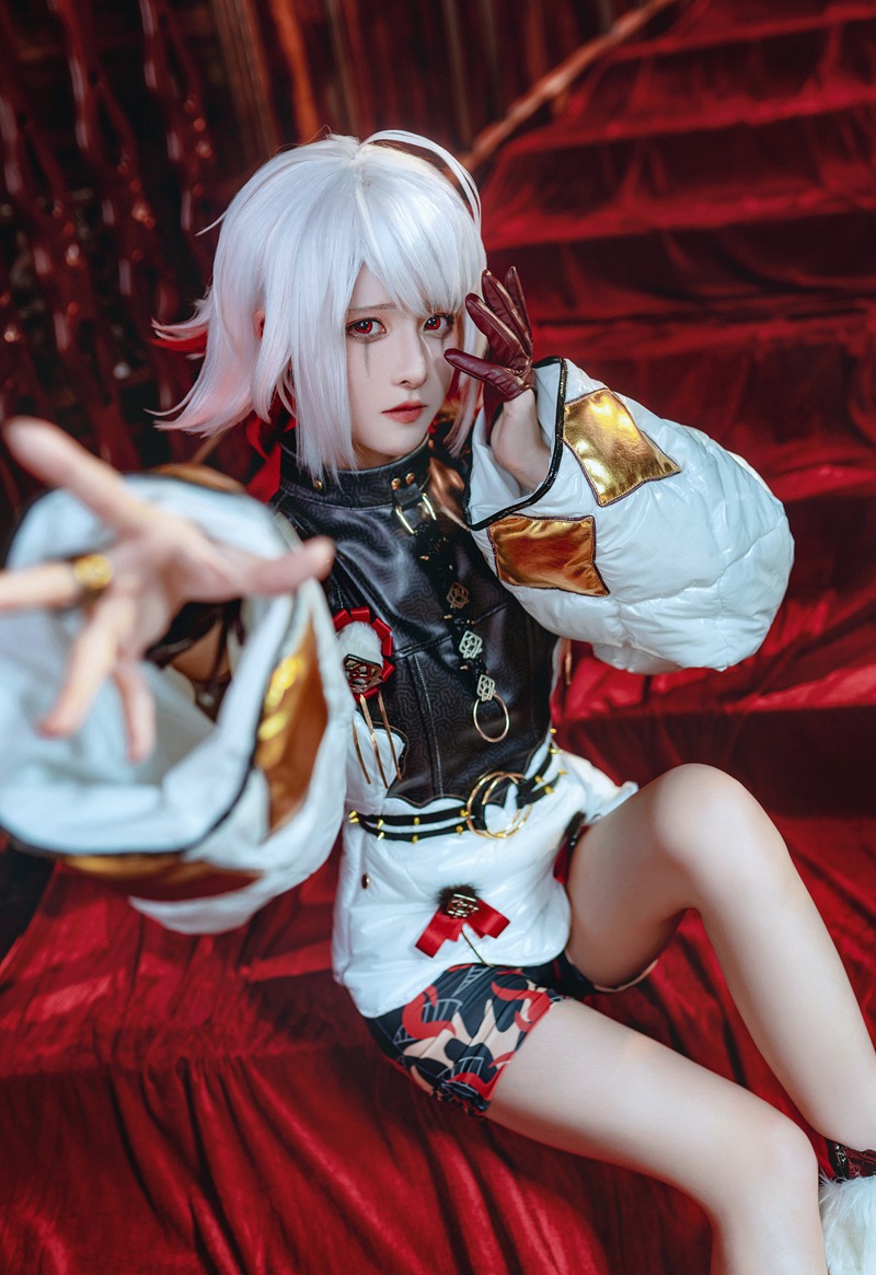 网红「腥味猫罐」cosplay美女写真+随包视频合集 网络红人 第2张