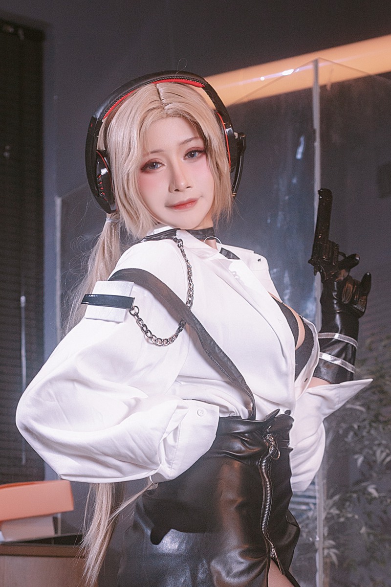 网红「兔胖胖min」cosplay美女写真+随包视频合集 网络红人 第1张